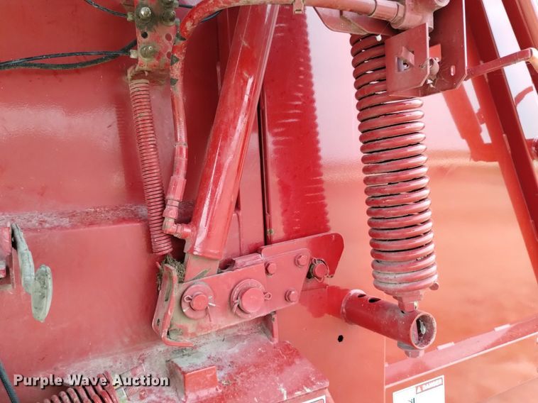 image for item DP3303 2008 New Holland BR7090  round baler