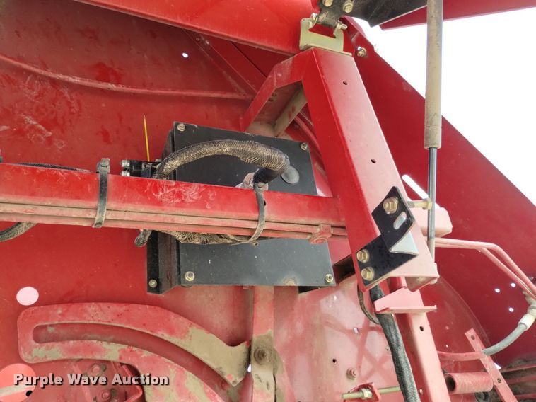 image for item DP3303 2008 New Holland BR7090  round baler