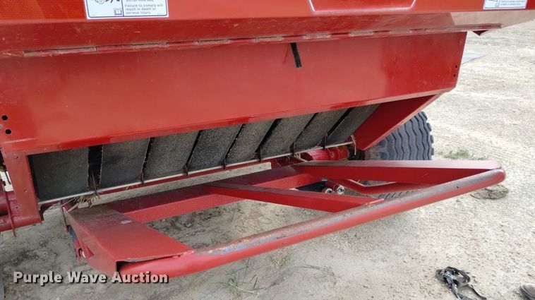 image for item DP3303 2008 New Holland BR7090  round baler