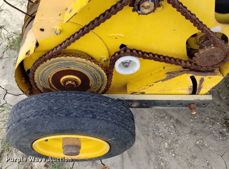 image for item DP3303 2008 New Holland BR7090  round baler