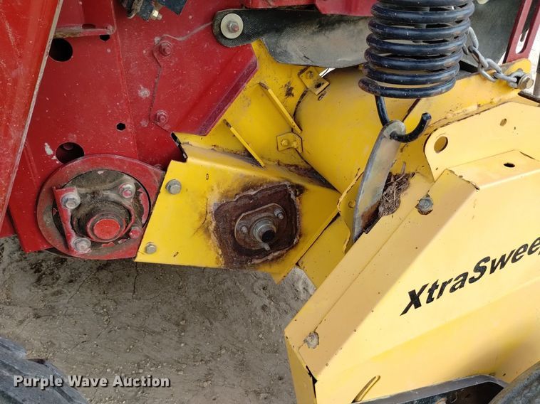 image for item DP3303 2008 New Holland BR7090  round baler