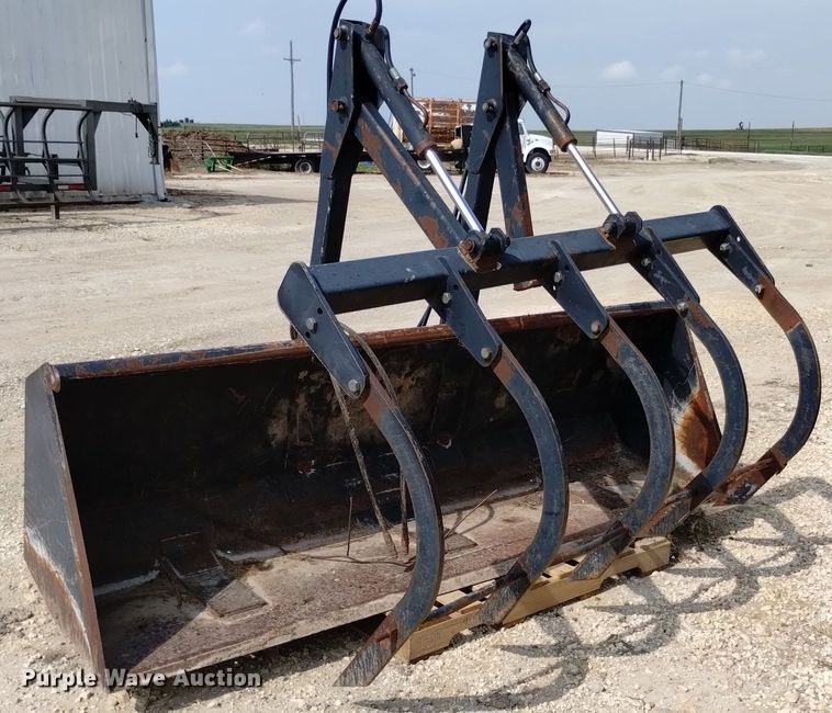 image for item DP3304 1998 New Holland TV140  bi-directional tractor