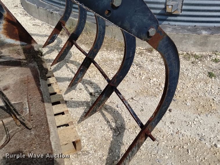 image for item DP3304 1998 New Holland TV140  bi-directional tractor