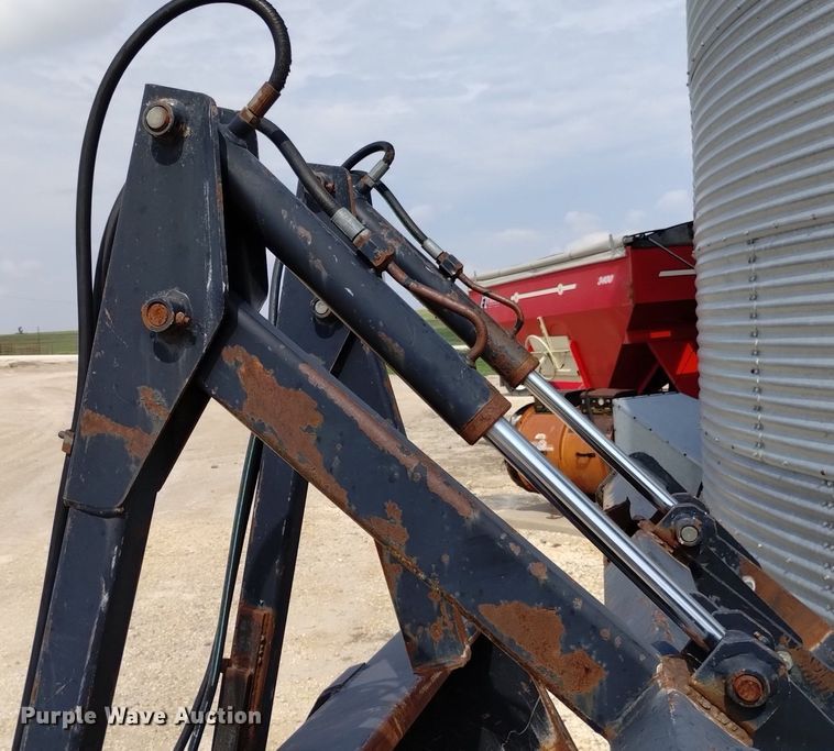 image for item DP3304 1998 New Holland TV140  bi-directional tractor