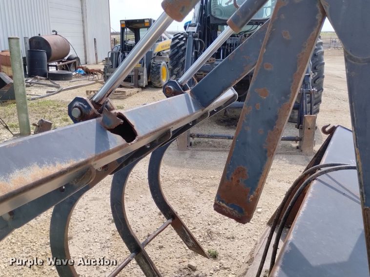 image for item DP3304 1998 New Holland TV140  bi-directional tractor