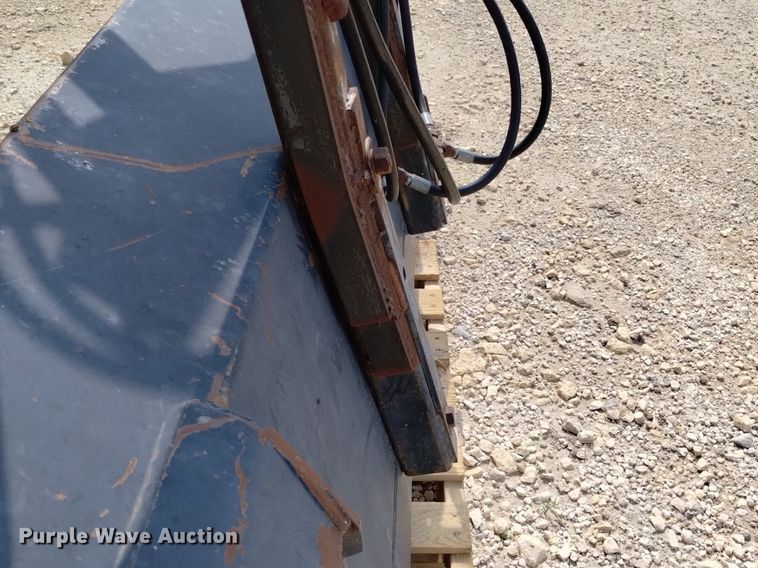 image for item DP3304 1998 New Holland TV140  bi-directional tractor