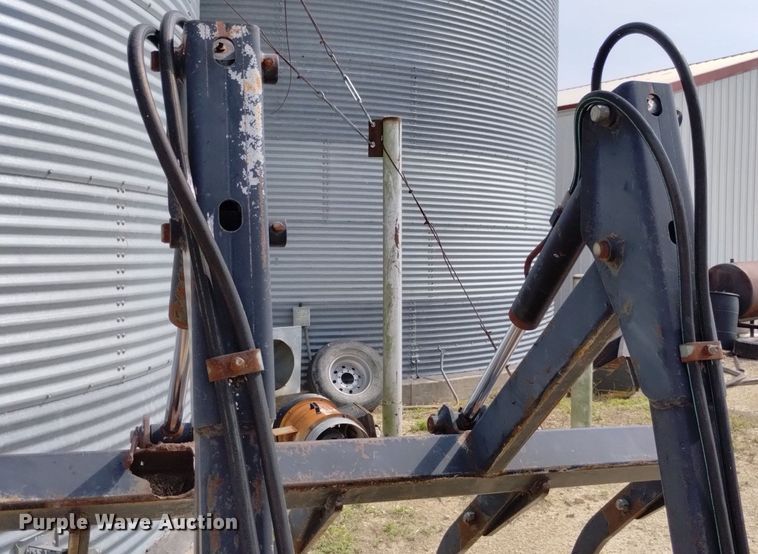 image for item DP3304 1998 New Holland TV140  bi-directional tractor