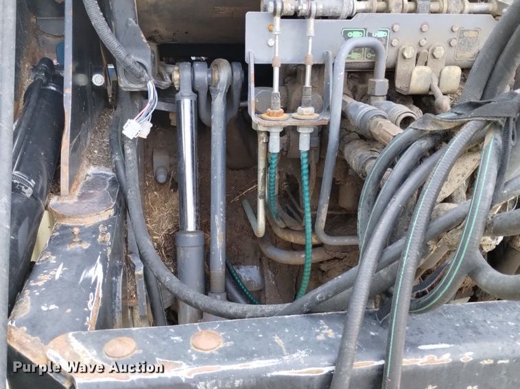 image for item DP3304 1998 New Holland TV140  bi-directional tractor