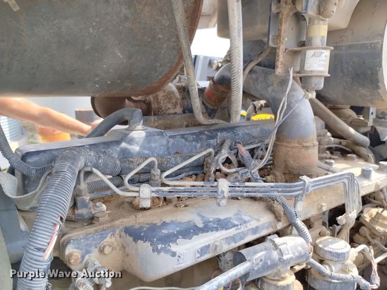 image for item DP3304 1998 New Holland TV140  bi-directional tractor