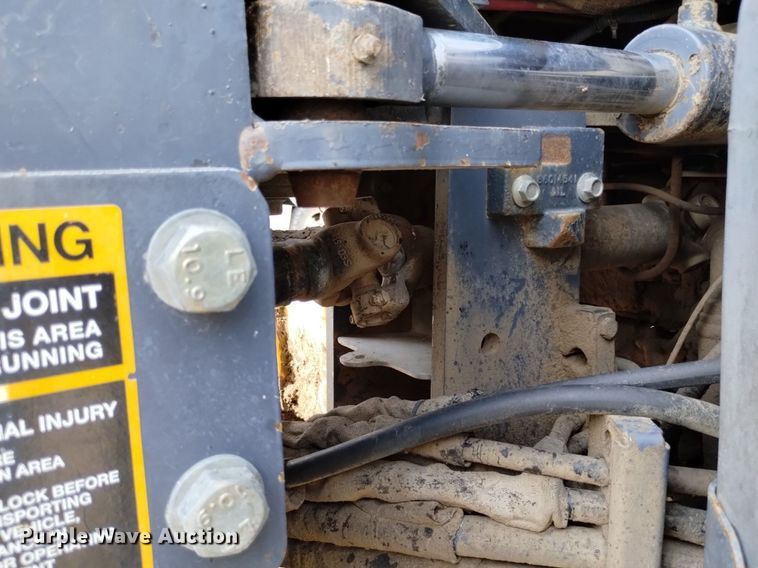 image for item DP3304 1998 New Holland TV140  bi-directional tractor