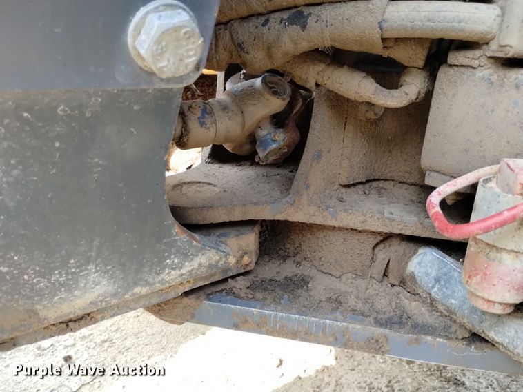 image for item DP3304 1998 New Holland TV140  bi-directional tractor