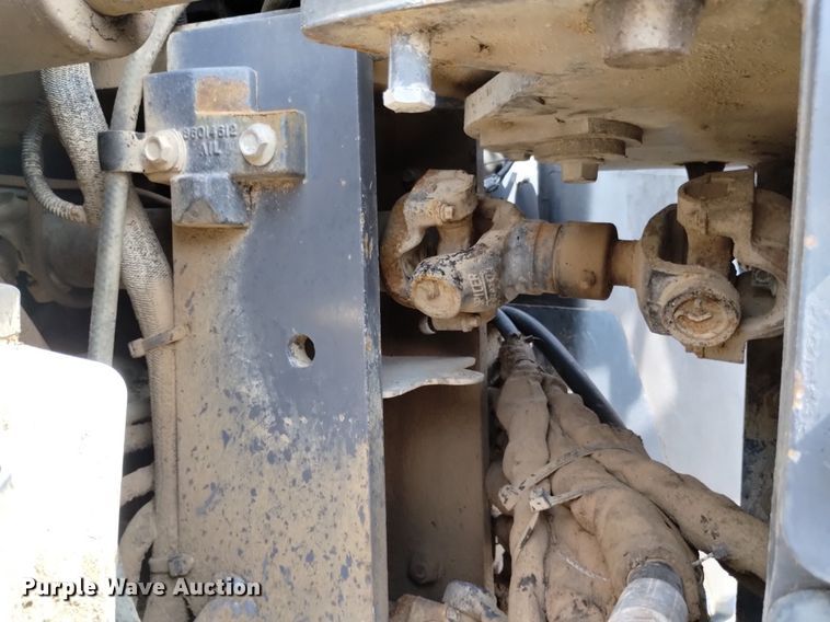 image for item DP3304 1998 New Holland TV140  bi-directional tractor