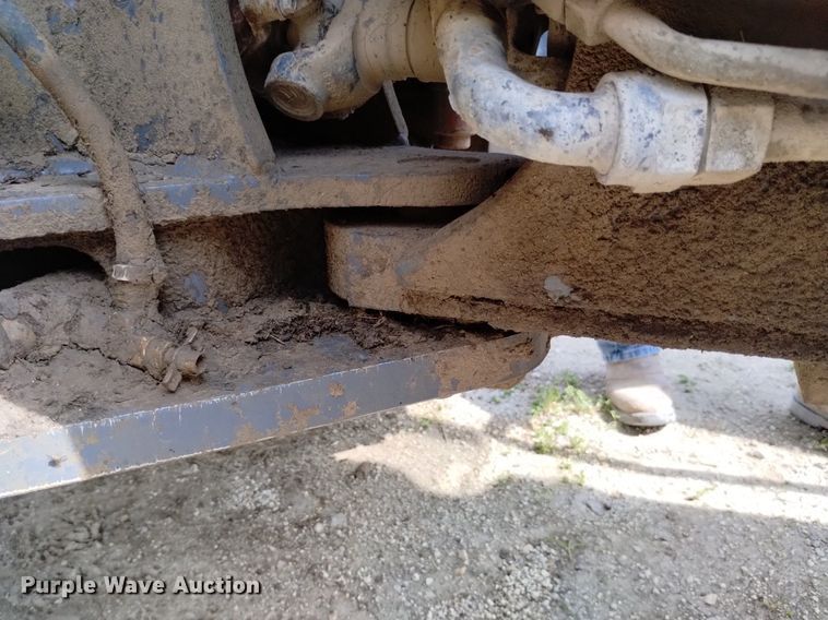 image for item DP3304 1998 New Holland TV140  bi-directional tractor