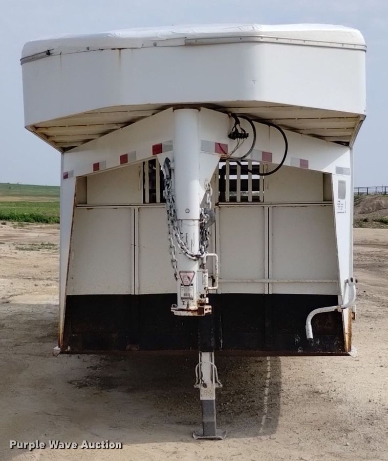 image for item DP3305 2004 Titan  livestock trailer