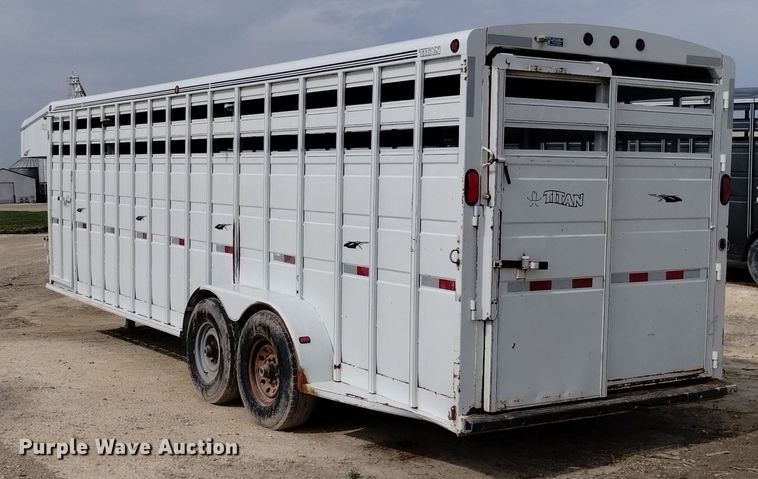image for item DP3305 2004 Titan  livestock trailer