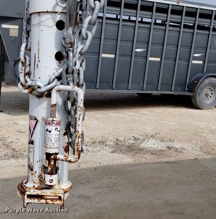 image for item DP3305 2004 Titan  livestock trailer