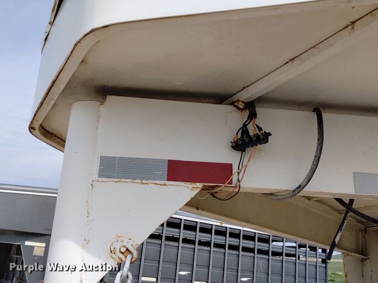 image for item DP3305 2004 Titan  livestock trailer