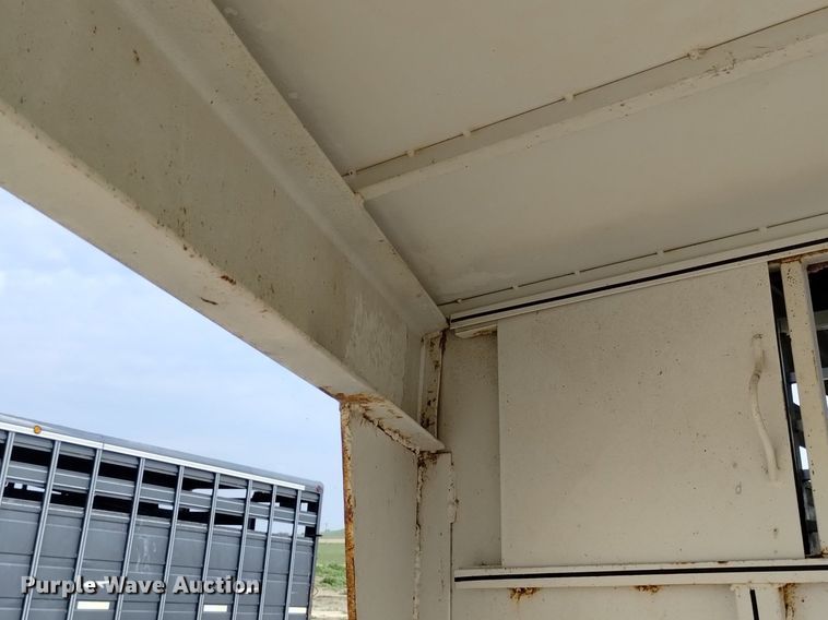 image for item DP3305 2004 Titan  livestock trailer