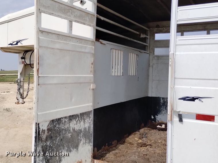 image for item DP3305 2004 Titan  livestock trailer