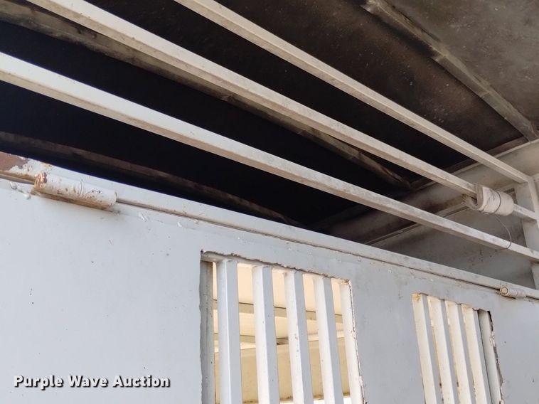 image for item DP3305 2004 Titan  livestock trailer