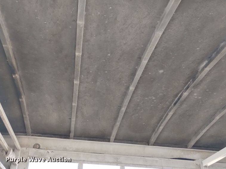 image for item DP3305 2004 Titan  livestock trailer