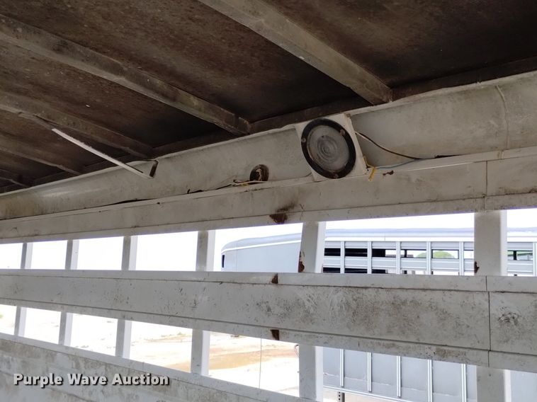 image for item DP3305 2004 Titan  livestock trailer