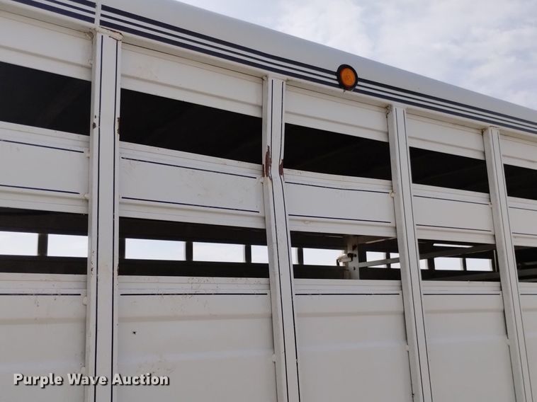 image for item DP3305 2004 Titan  livestock trailer