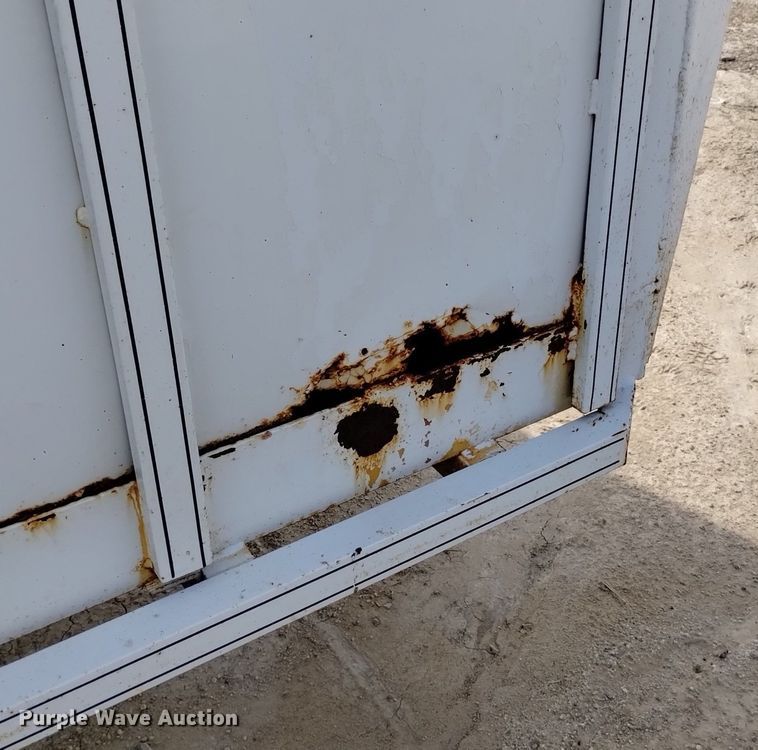 image for item DP3305 2004 Titan  livestock trailer