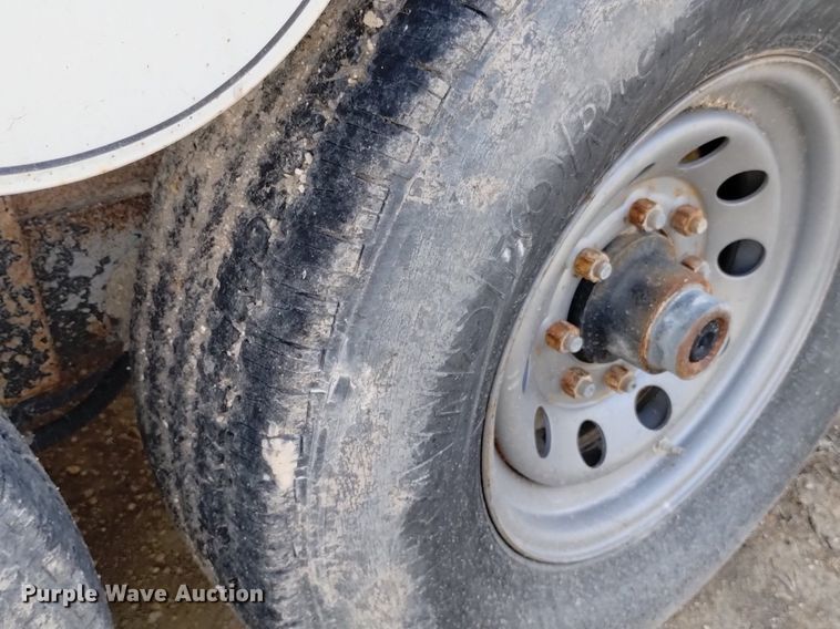 image for item DP3305 2004 Titan  livestock trailer