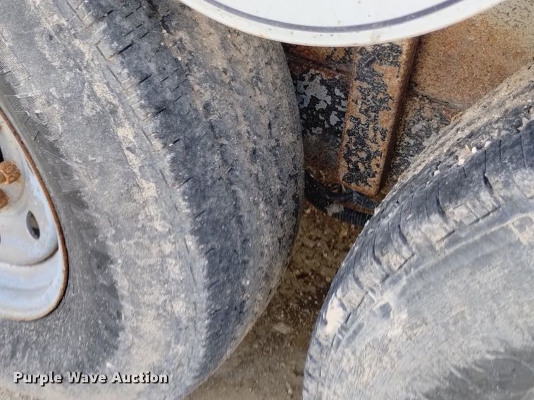 image for item DP3305 2004 Titan  livestock trailer