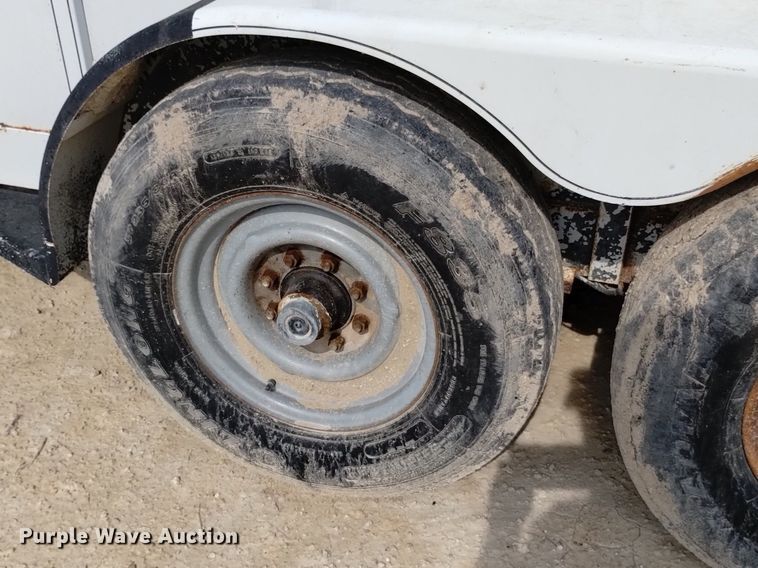 image for item DP3305 2004 Titan  livestock trailer