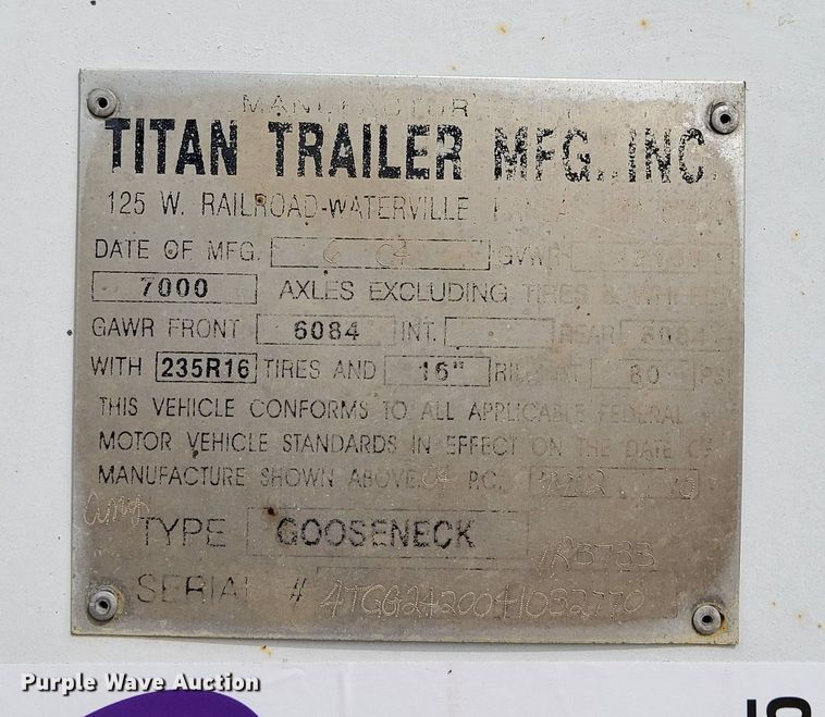 image for item DP3305 2004 Titan  livestock trailer