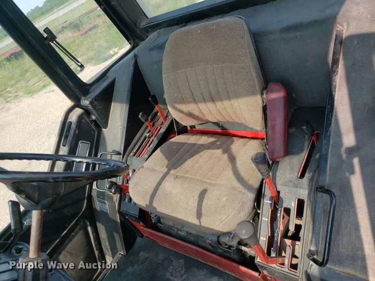 image for item DP8060 1979 International 1486  tractor