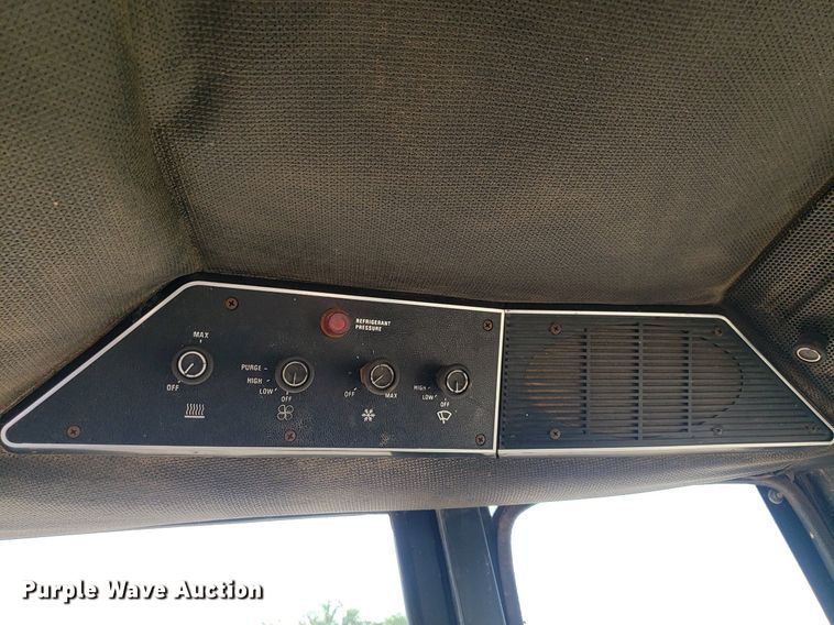 image for item DP8060 1979 International 1486  tractor