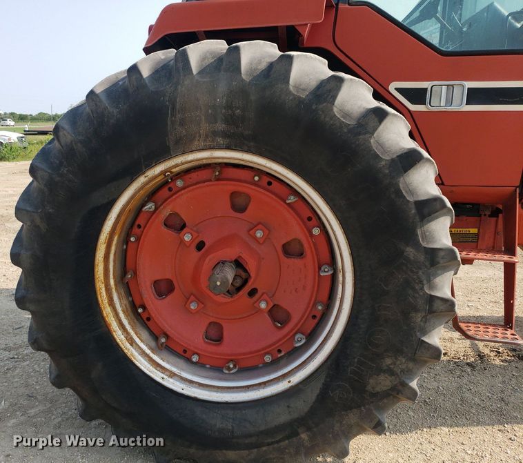 image for item DP8060 1979 International 1486  tractor