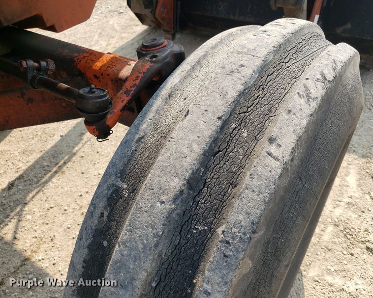 image for item DP8061 Allis Chalmers 200  tractor