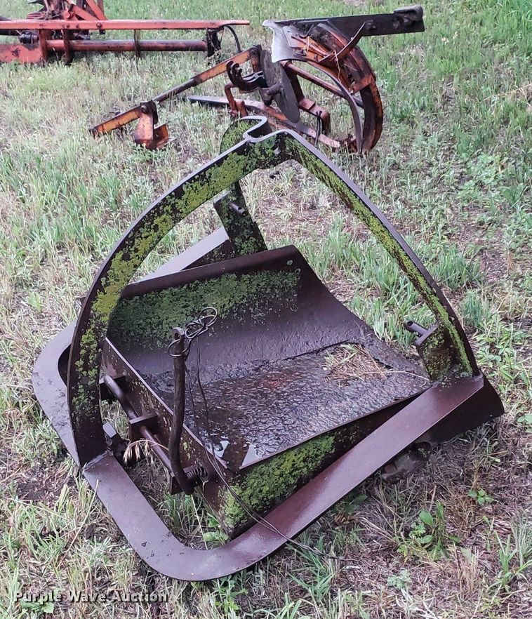 image for item DP8080 (3) pieces of ag equipment