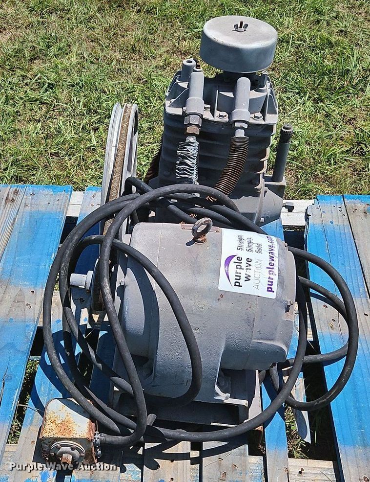 image for item DQ1758 Speedaire  air compressor