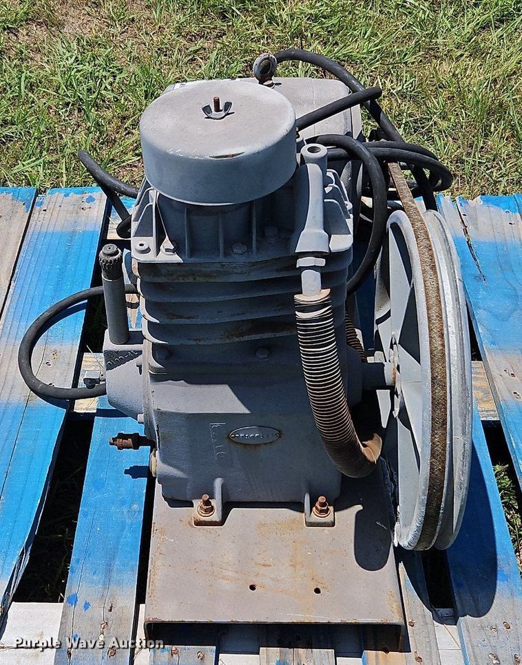 image for item DQ1758 Speedaire  air compressor
