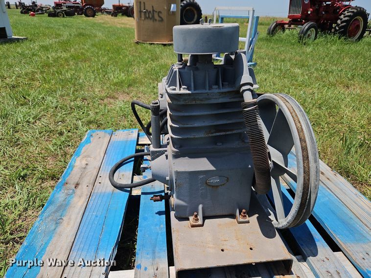 image for item DQ1758 Speedaire  air compressor