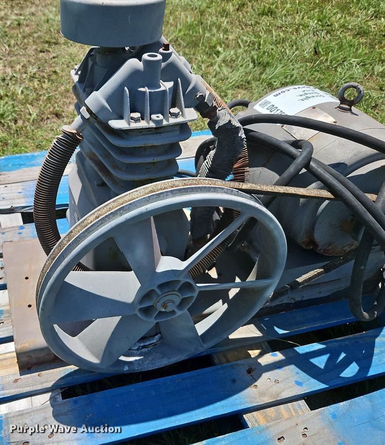 image for item DQ1758 Speedaire  air compressor