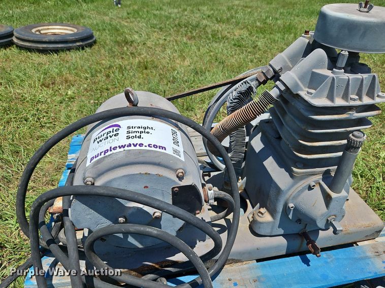 image for item DQ1758 Speedaire  air compressor