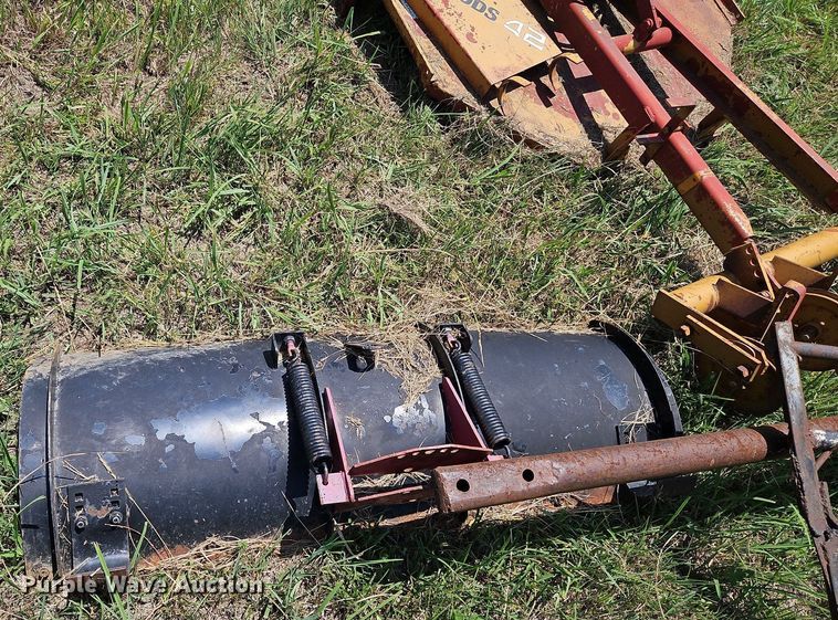 image for item DQ1761 Lawn and garden equipment