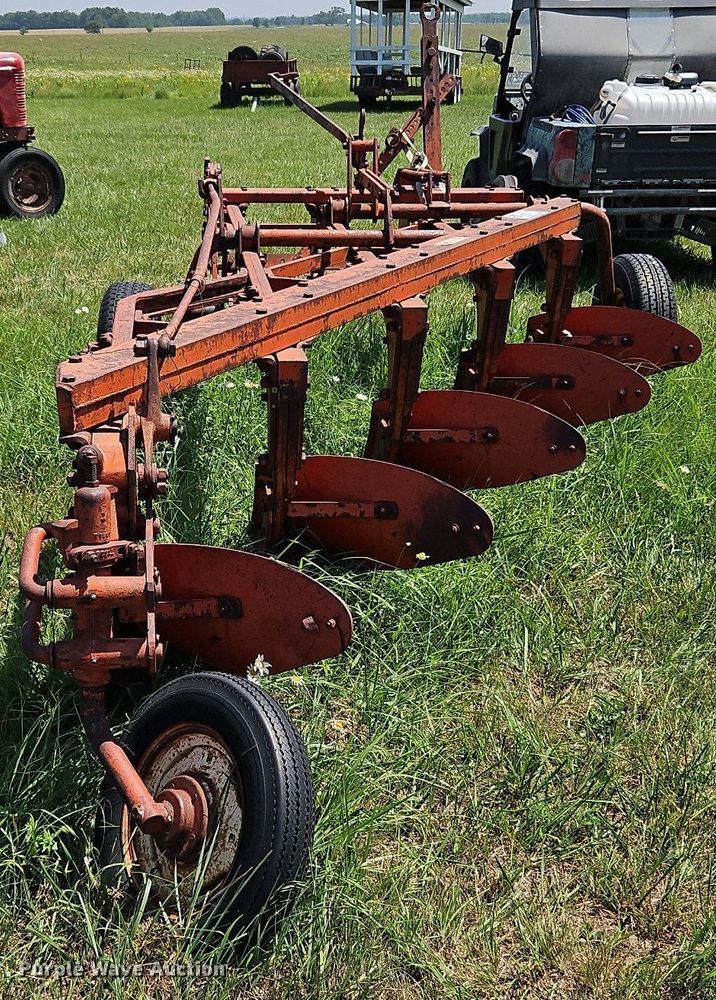 image for item DQ1763 Case  five bottom plow