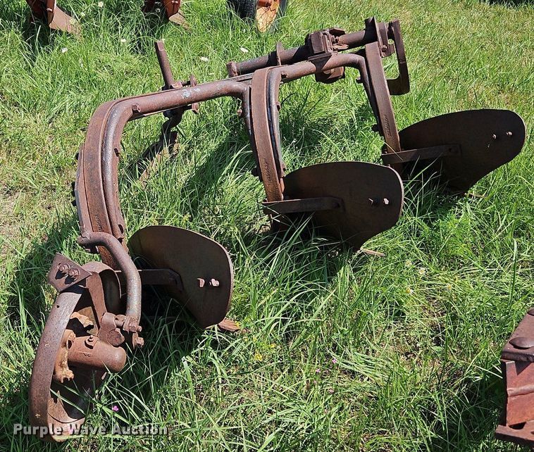 image for item DQ1764 Three bottom plow
