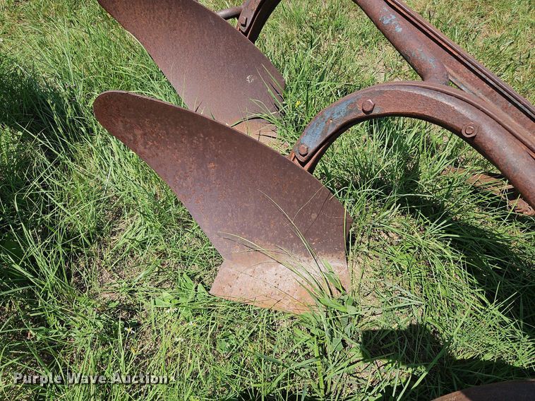 image for item DQ1764 Three bottom plow