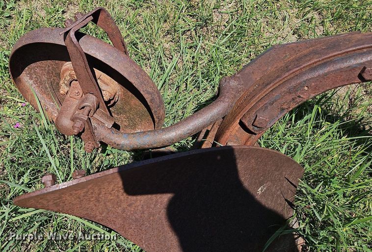 image for item DQ1764 Three bottom plow