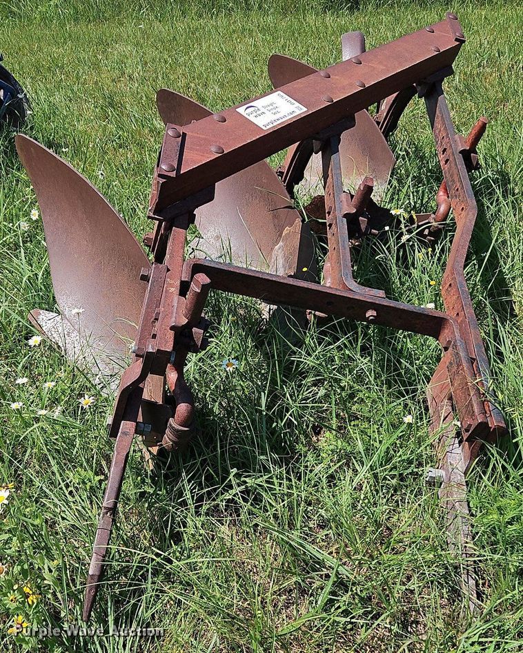 image for item DQ1765 Three bottom plow