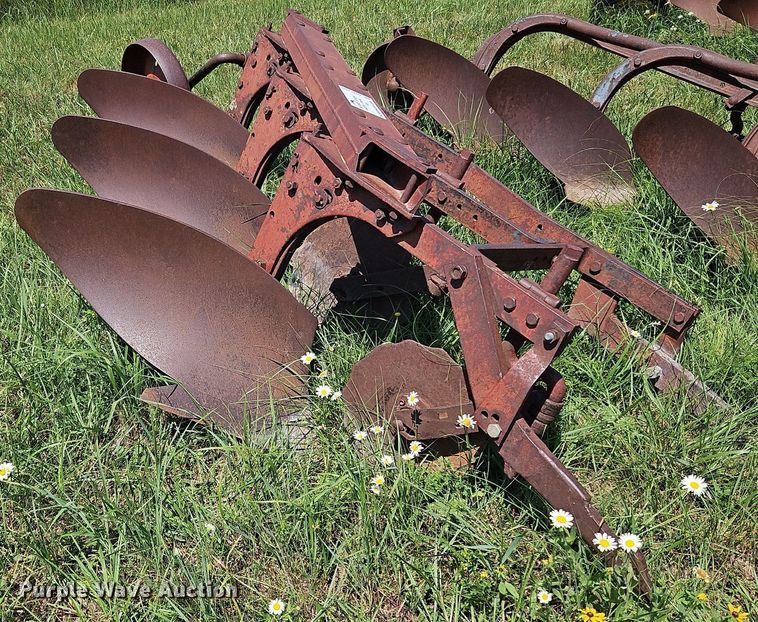 image for item DQ1765 Three bottom plow