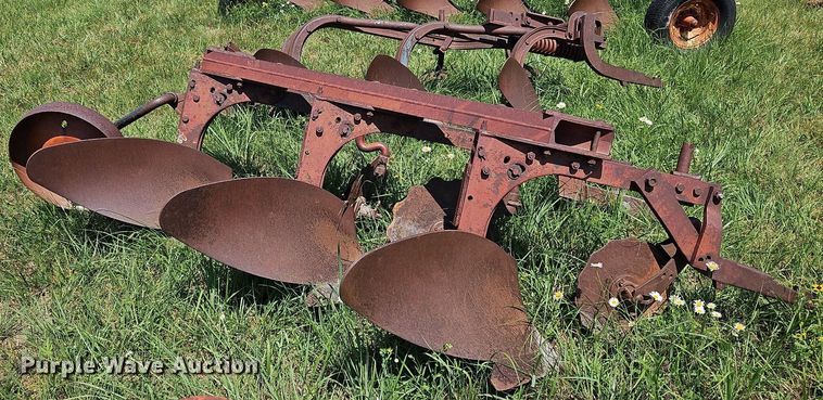 image for item DQ1765 Three bottom plow